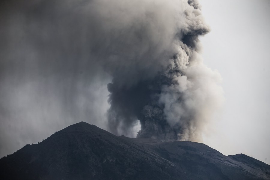 Εγκλωβισμένοι Έλληνες στο Μπαλί: Έτοιμο να εκραγεί το ηφαίστειο