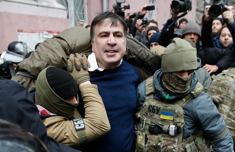 Ουκρανία: Σύλληψη Σαακασβίλι και απελευθέρωση από οπαδούς του [Βίντεο]