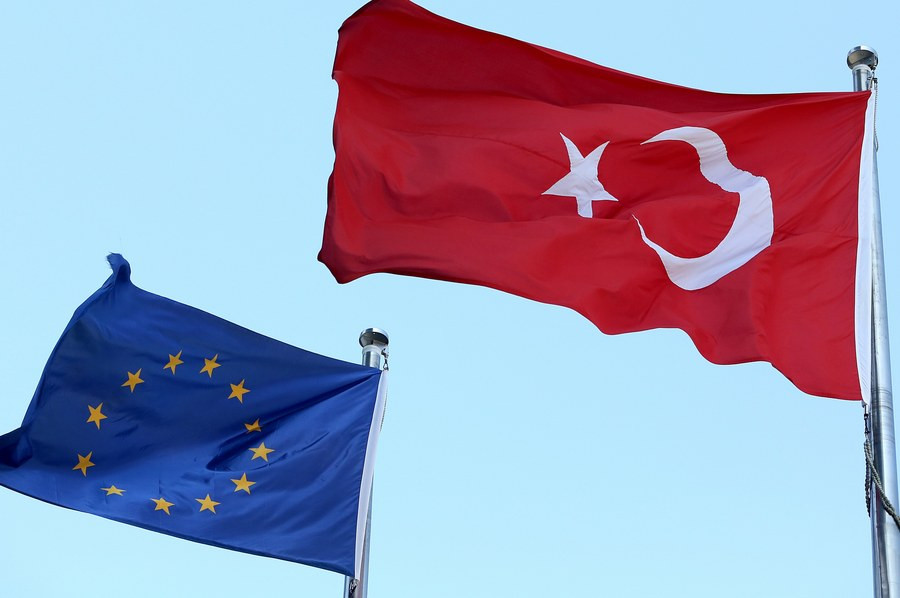 Κούλογλου: O Ερντογάν προσπαθεί να επαναπροσεγγίσει την Ευρώπη