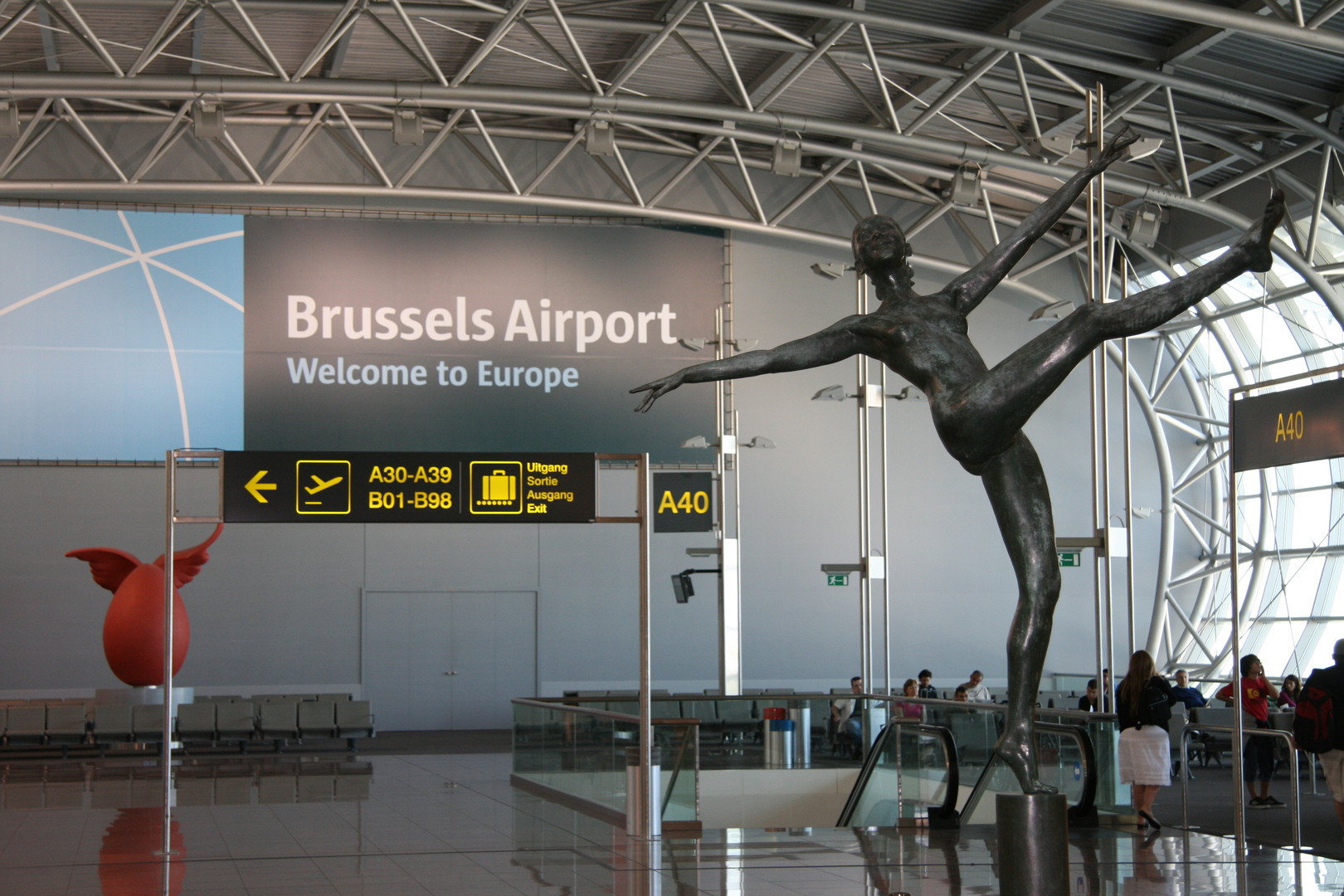 Η βελγική αστυνομία για τους ελέγχους στα αεροδρόμια