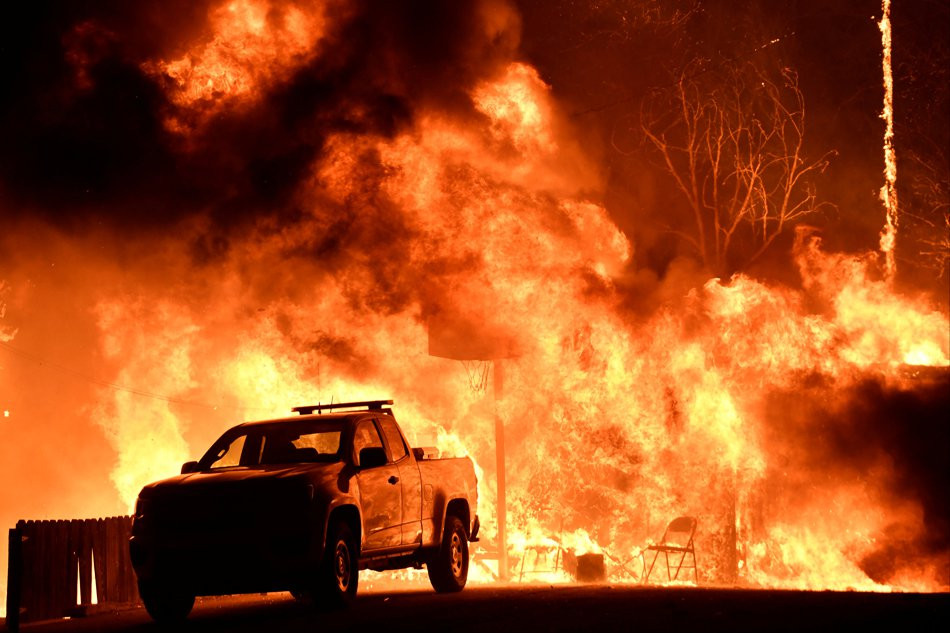 Λος ‘Αντζελες: Εκκενώνονται συνοικίες από την επέλαση της φωτιάς