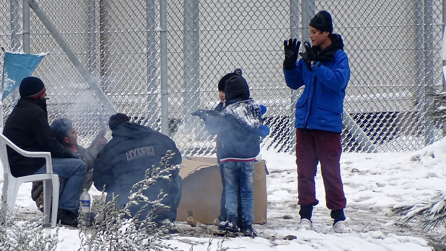 Αγώνας δρόμου για την θωράκιση των προσφυγικών καταυλισμών από το κρύο