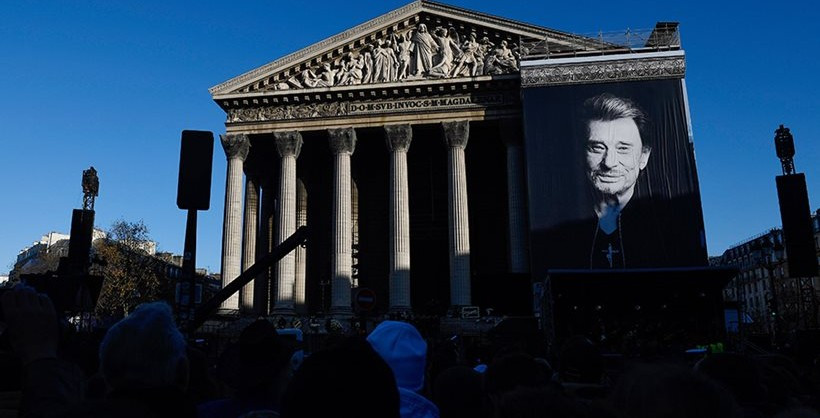 Χιλιάδες Γάλλοι στη «ροκ» κηδεία του Τζόνι Χαλιντέι [ΦΩΤΟ + BINTEO]