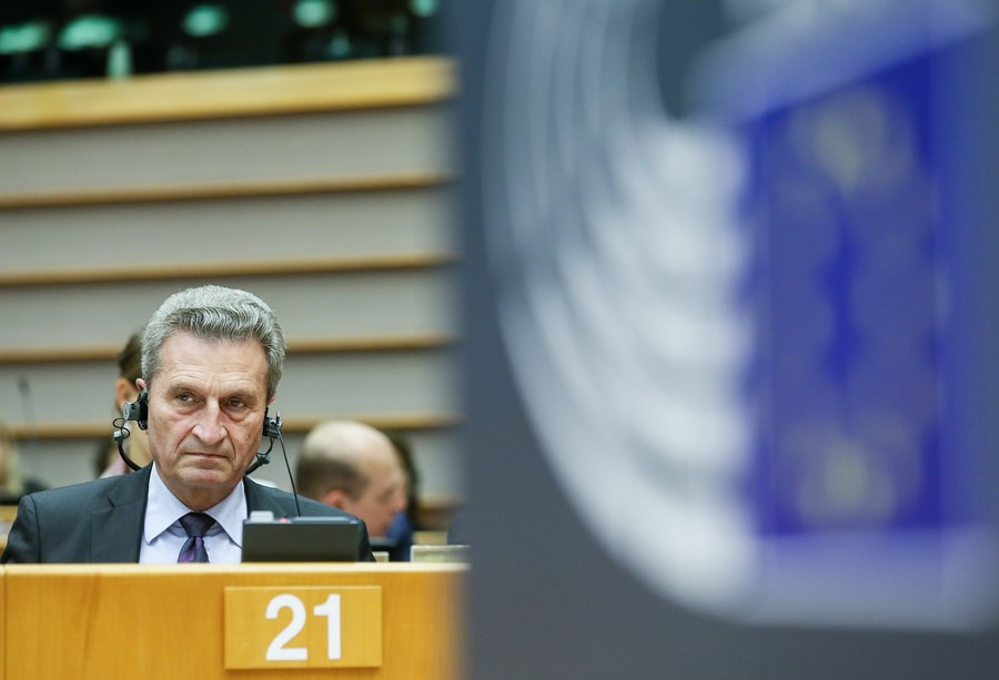 Έτινγκερ: Η Ελλάδα δεν θα χρειαστεί νέο πρόγραμμα