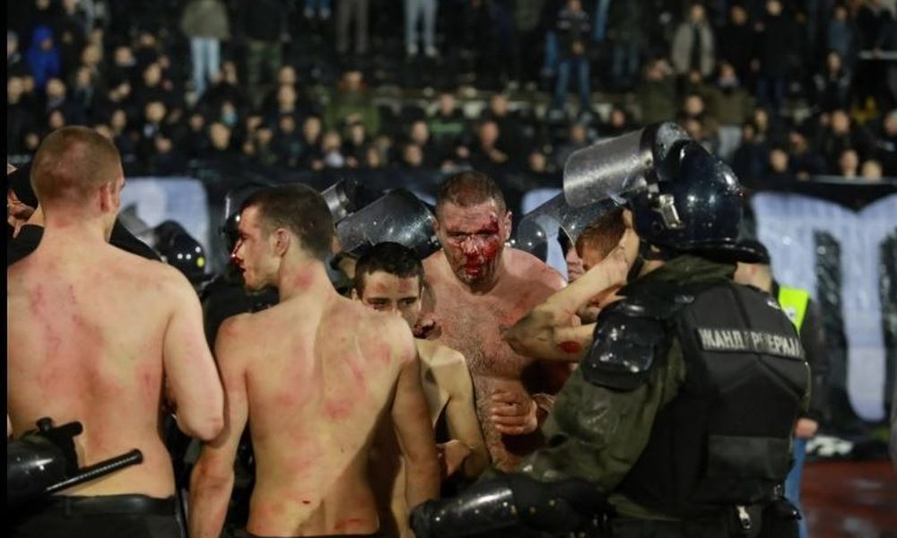 Ένας Έλληνας μεταξύ των συλληφθέντων στα άγρια επεισόδια στο ντέρμπι του Βελιγραδίου [ΒΙΝΤΕΟ]