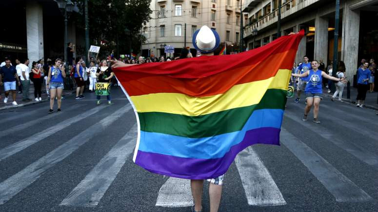 Ερώτηση βουλευτών του ΣΥΡΙΖΑ για τα σεμινάρια του Ευαγγελισμού περί «ταυτότητας φύλου»