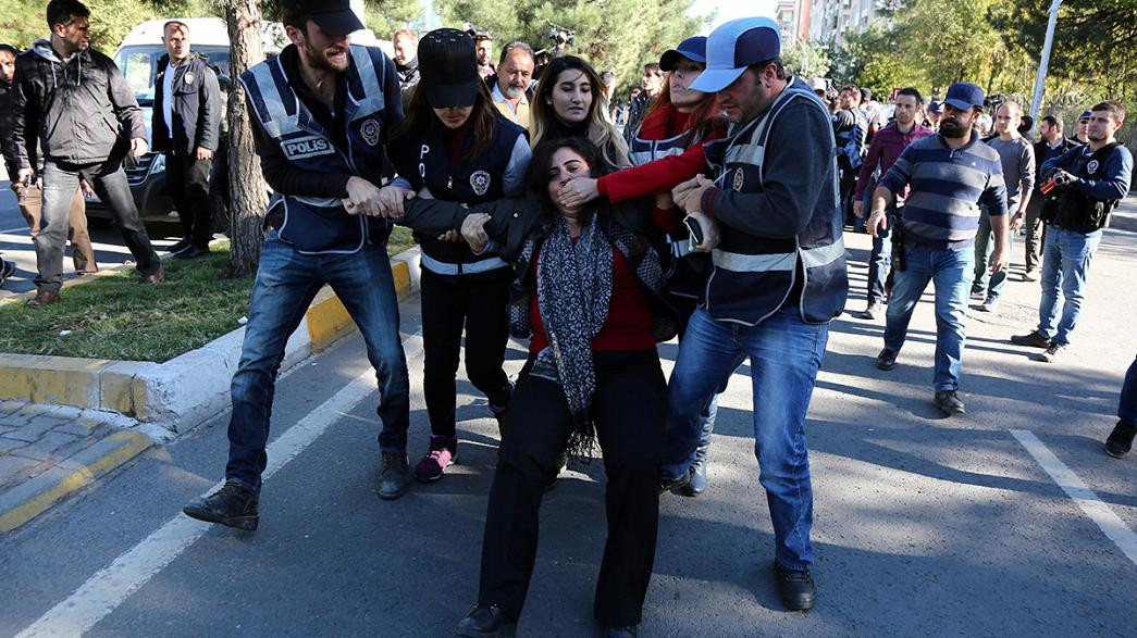 Πολιτικό άσυλο ζήτησαν 33 Τούρκοι πολίτες που κατέφυγαν στις Οινούσσες