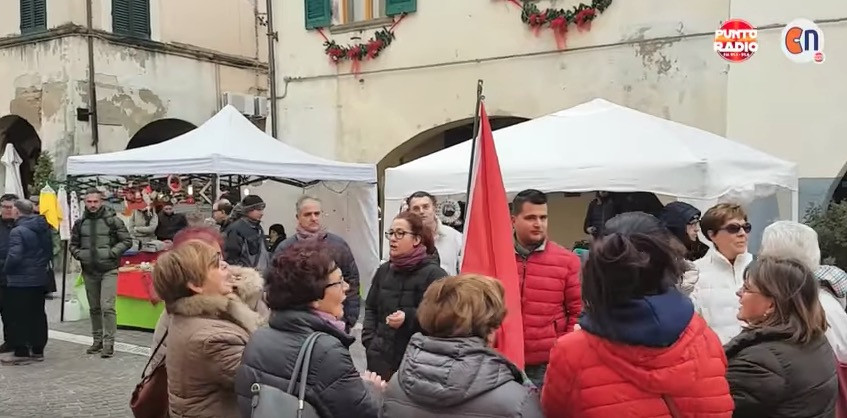 Τραγούδησαν το Bella Ciao μπροστά σε φασίστες [ΒΙΝΤΕΟ]