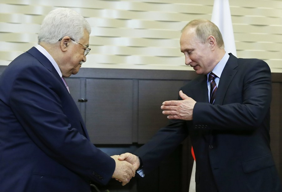 Ο Αμπάς καλεί Πούτιν για ειρήνη στη Μέση Ανατολή