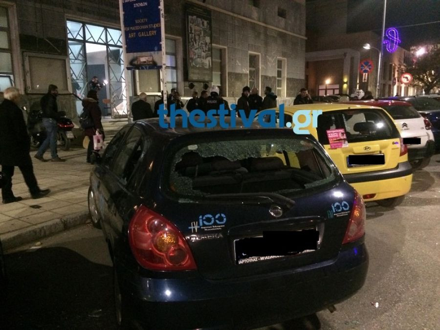 Θεσσαλονίκη: Ομάδα αγνώστων επιτέθηκε στην ΤV100 – Χτύπησαν εργαζόμενο με λοστούς