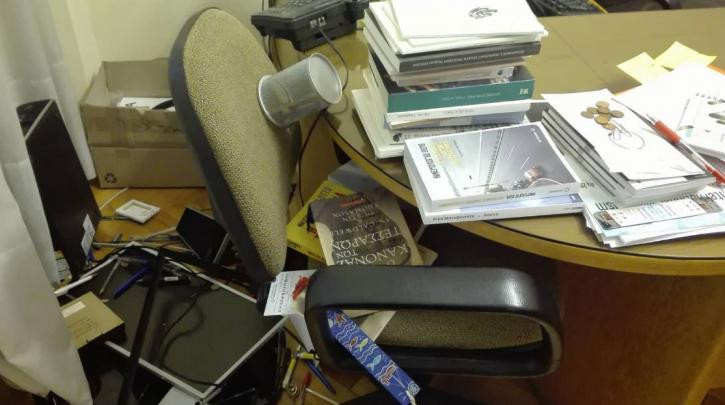 Επίθεση στα γραφεία της Ένωσης Συντακτών Ημερησίων Εφημερίδων Μακεδονίας – Θράκης [ΦΩΤΟ]