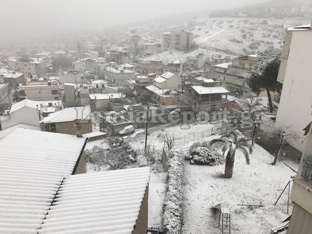 Χιονίζει σε Φθιώτιδα, Θεσσαλία, Αχαΐα – Στα λευκά η Λάρισα [BINTEO]