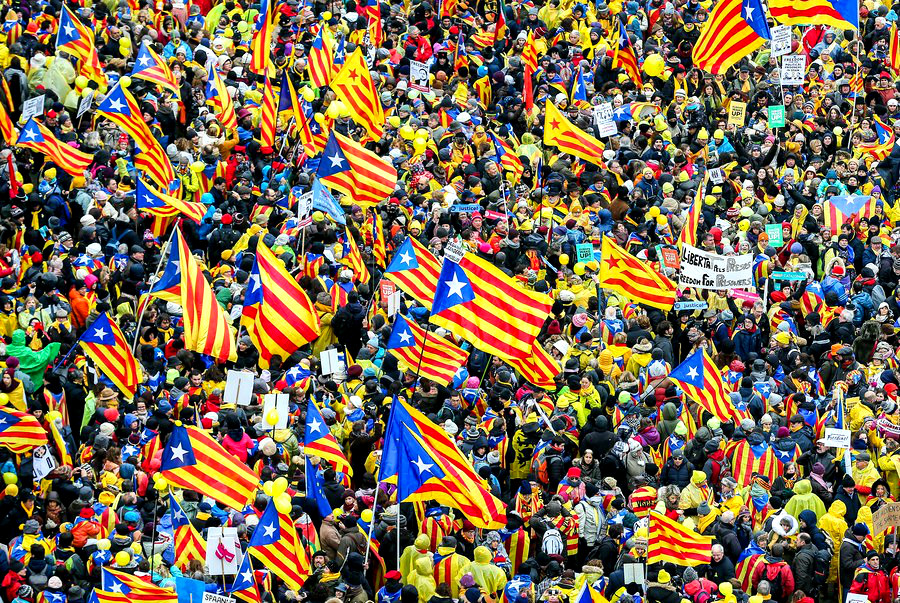 Εκλογές στην Καταλονία: Νίκη των κομμάτων υπέρ της ανεξαρτησίας – Συντριβή Ραχόι