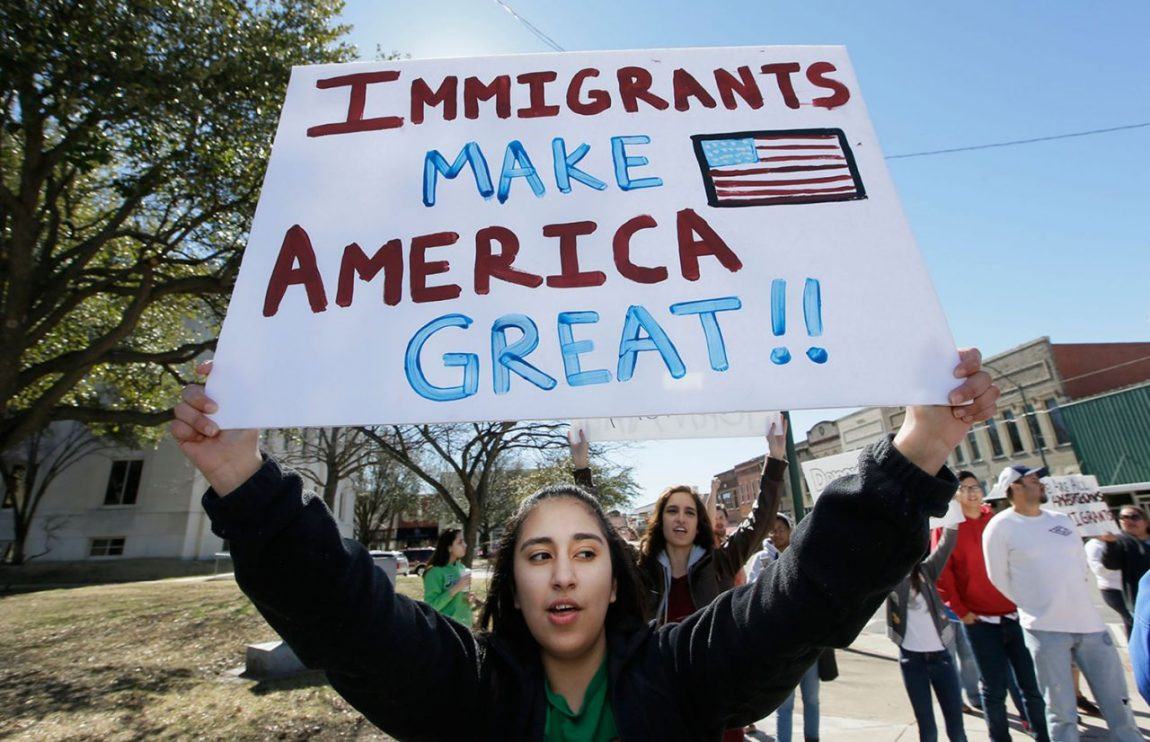 Να χωρίζουν τα παιδιά από τους γονείς τους σχεδιάζουν οι ΗΠΑ στο μεταναστευτικό