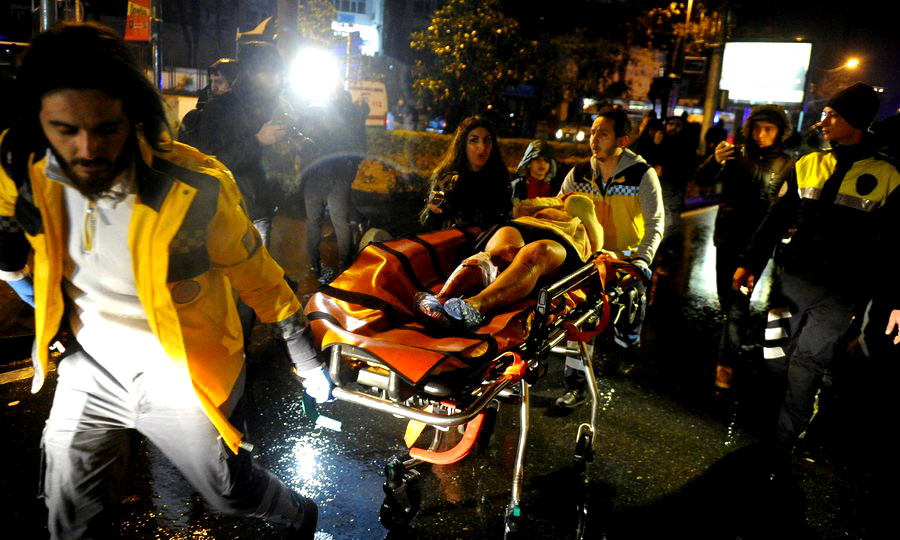 Τουλάχιστον 39 νεκροί από την επίθεση ενόπλου στην Κωνσταντινούπολη