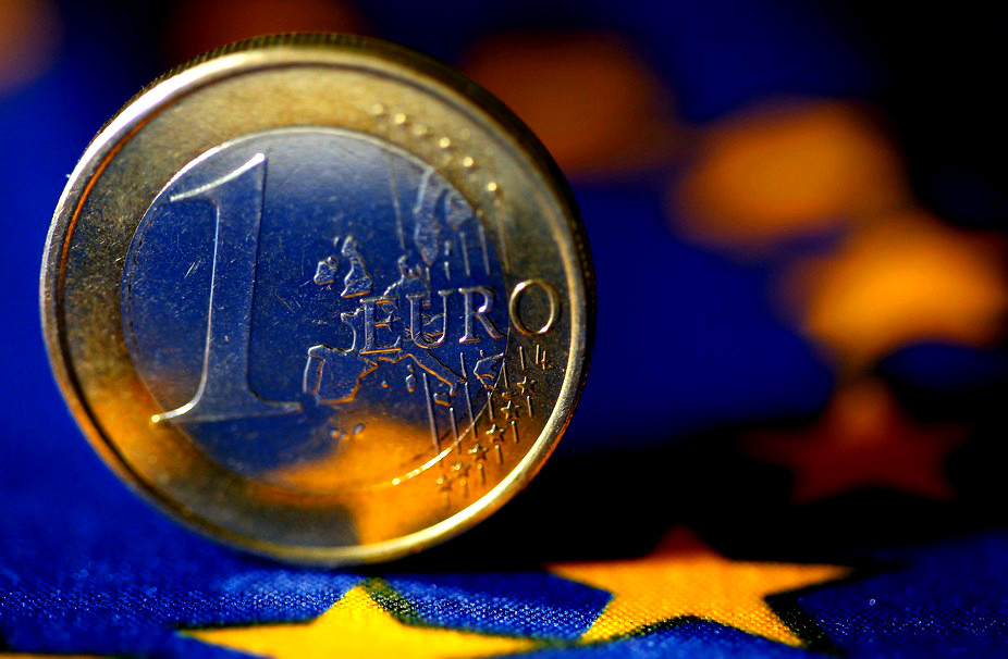 Η επιβίωση του ευρώ παίζεται στις κάλπες του 2017