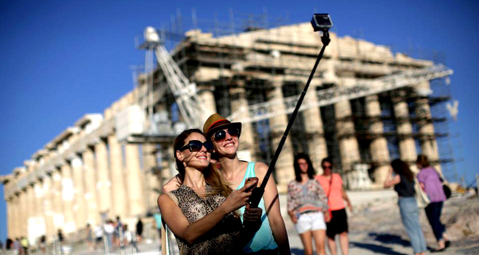 Γιατί οι τουρίστες προτιμούν Ελλάδα; Τι δηλώνουν οι ίδιοι