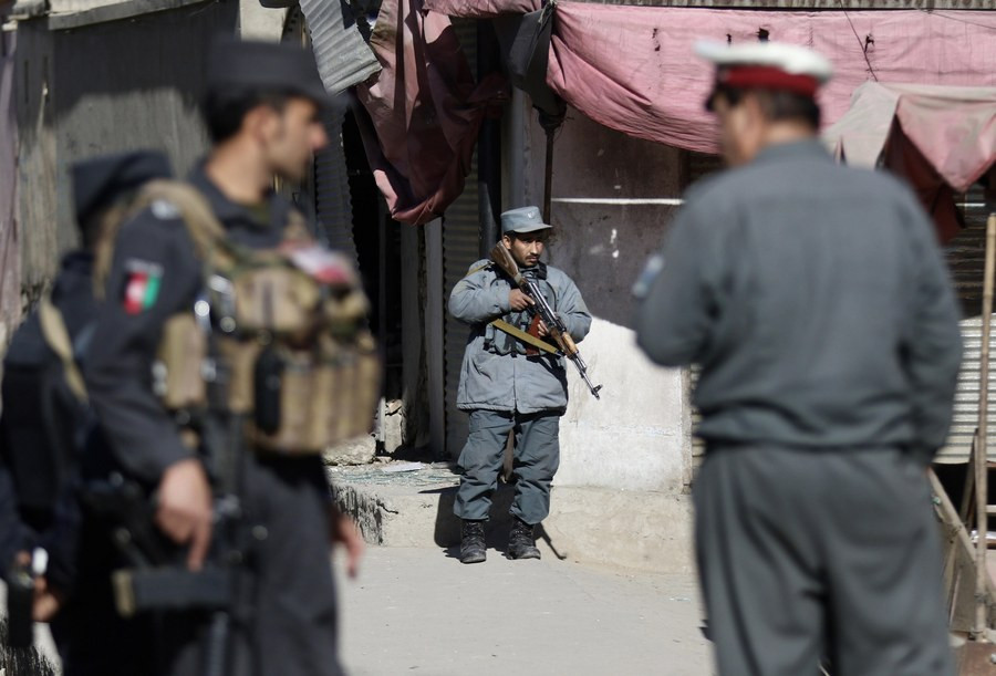 Πολύνεκρες, διπλές βομβιστικές επιθέσεις στην Καμπούλ