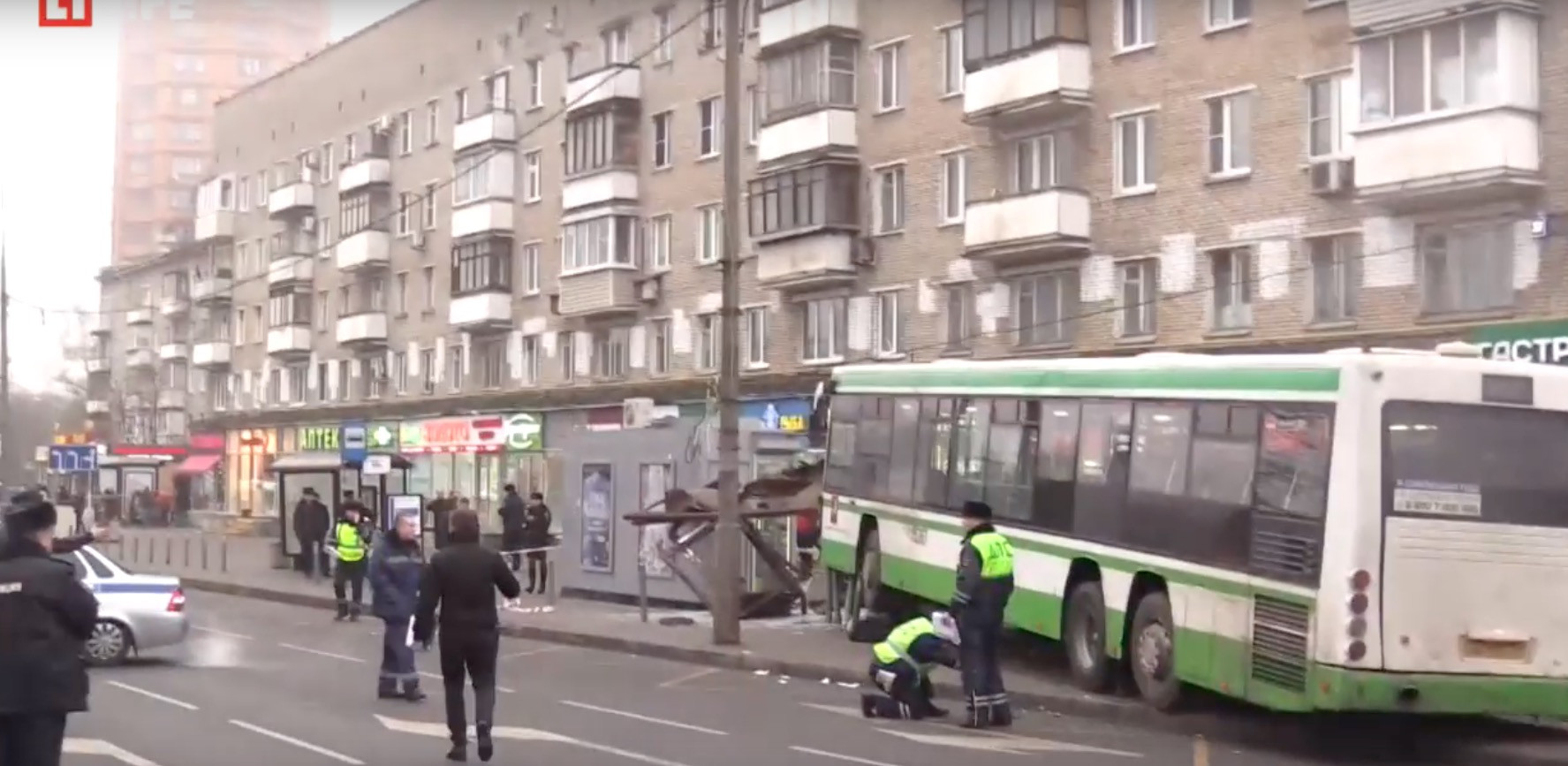 Μόσχα: Λεωφορείο έπεσε πάνω σε στάση [Βίντεο]