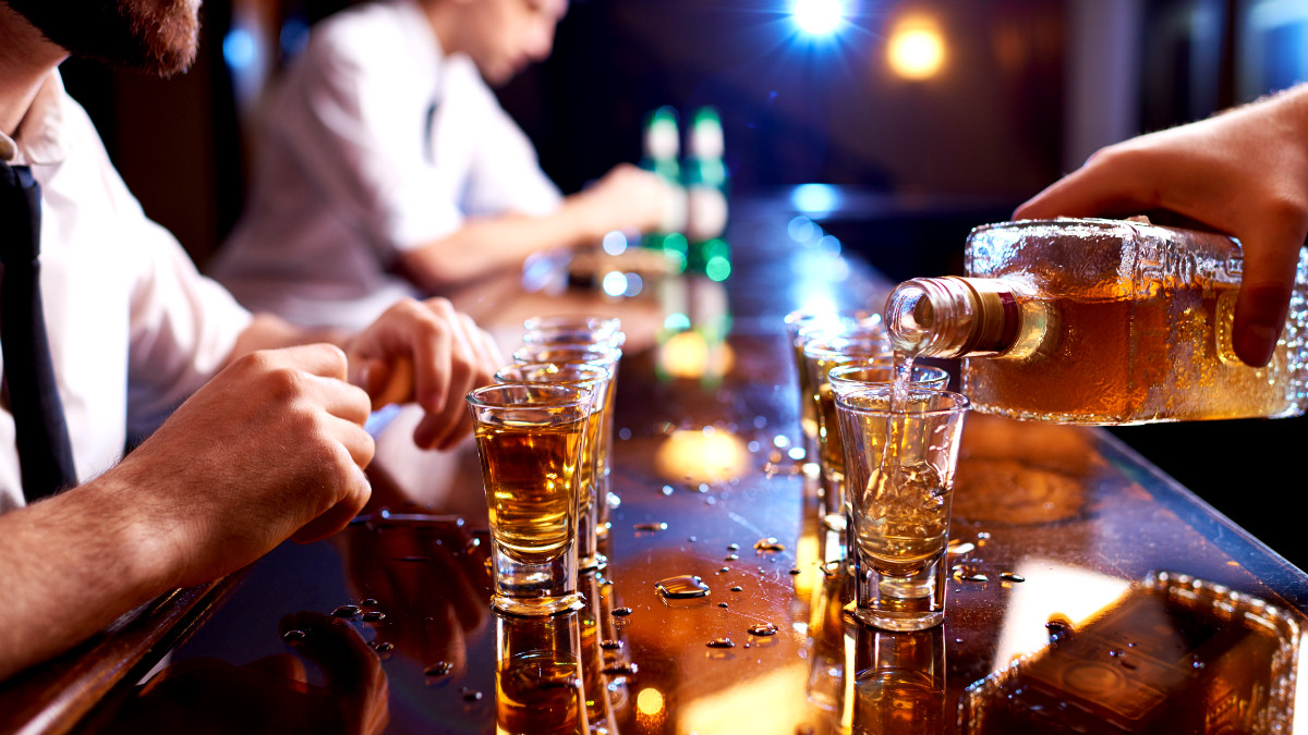 Μύθοι γύρω από το αλκοόλ και τι πραγματικά ισχύει
