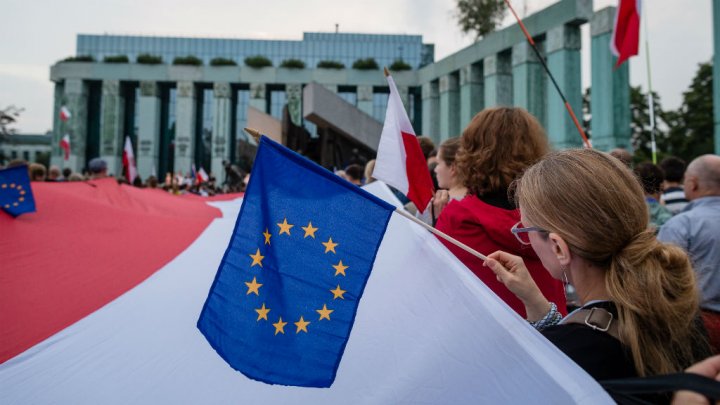 Η Πολωνία παραμένει «πρόβλημα» για την ΕΕ