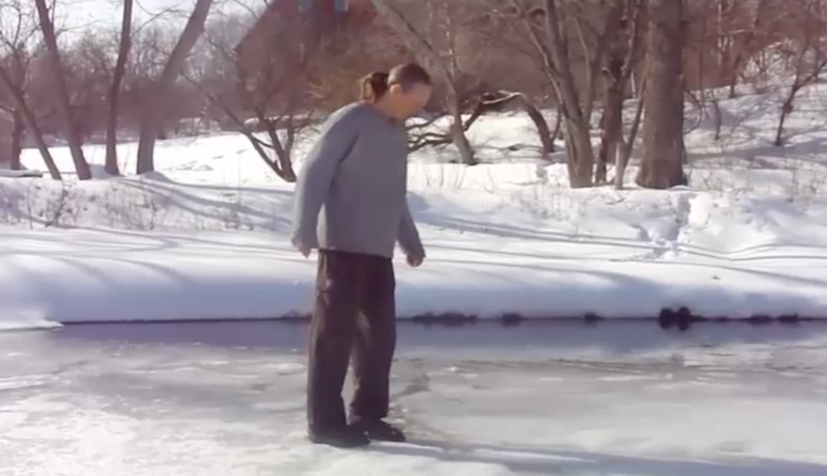 Πώς θα σωθείς αν πέσεις σε παγωμένη λίμνη [ΒΙΝΤΕΟ]