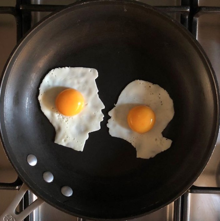 Καλλιτέχνης μετατρέπει τα τηγανίτα αυγά σε έργα τέχνης [ΦΩΤΟ]