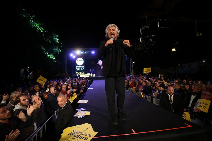 Ιταλία: Τα Πέντε Αστέρια του Μπέπε Γκρίλο πρώτα στην πρόθεση ψήφου