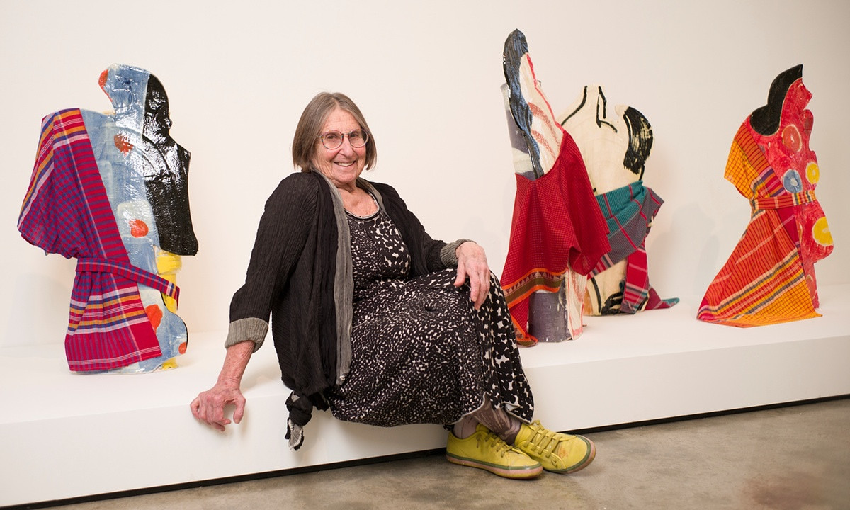 Betty Woodman: Η ουσιαστική τέχνη δεν ορίζεται από τα περιοδικά