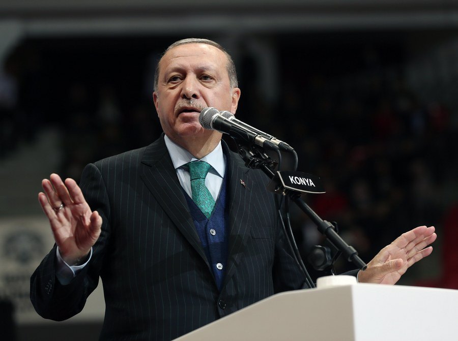 Ο Ερντογάν βλέπει «αμερικανική συνωμοσία» πίσω από την καταδίκη του Τούρκου τραπεζίτη