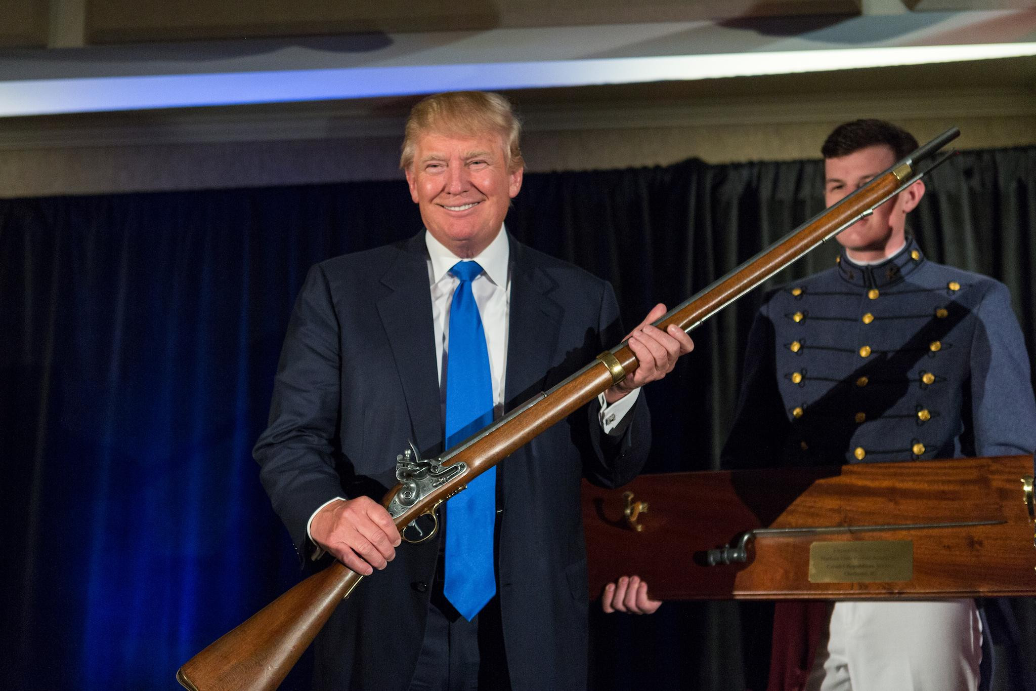 «Αγοράστε αμερικανικά όπλα» το νέο σχέδιο του Τραμπ