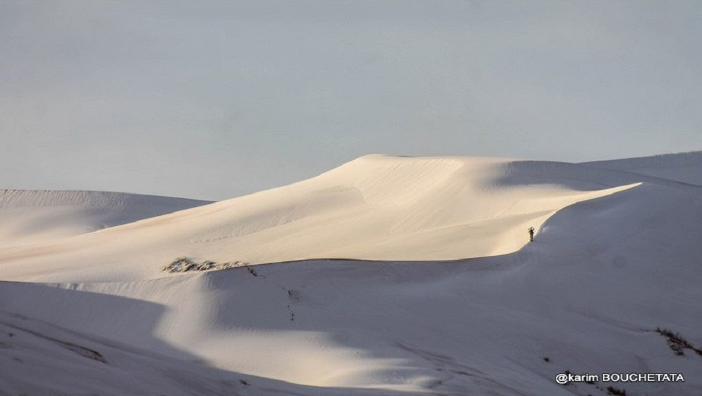 Χιόνισε στη Σαχάρα – Ασυνήθιστα πολικά φαινόμενα στη Β.Αφρική [Βίντεο]