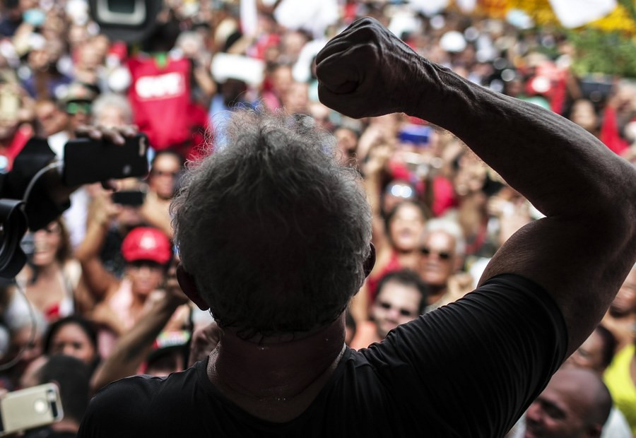 Βραζιλία: Και ο Όλιβερ Στόουν υπέρ του Λούλα