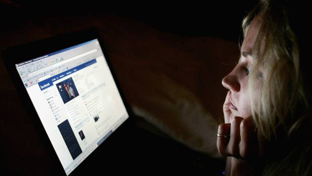 Δανία: Δίωξη σε 1.000 άτομα που μοιράστηκαν στο Facebook «τολμηρό» βίντεο με 15χρονους
