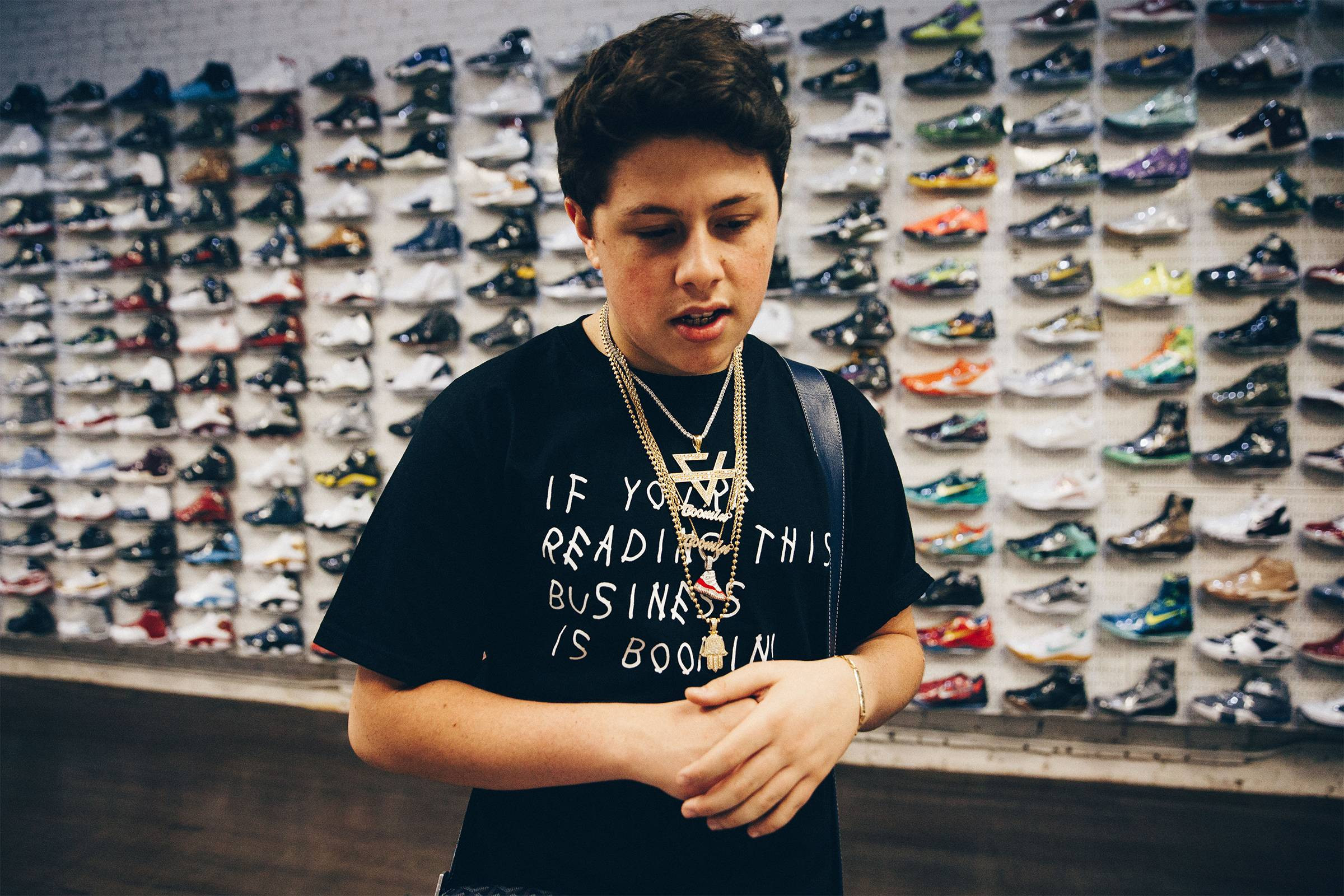 Ο 18χρονος που πουλάει sneakers και βγάζει εκατομμύρια
