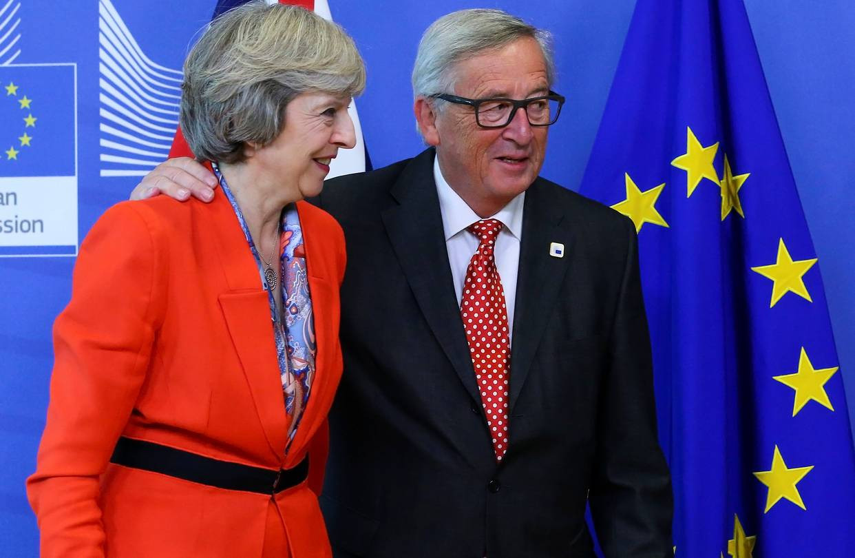 Προσφορά του Γιούνκερ στην Βρετανία να παραμείνει στην ΕΕ