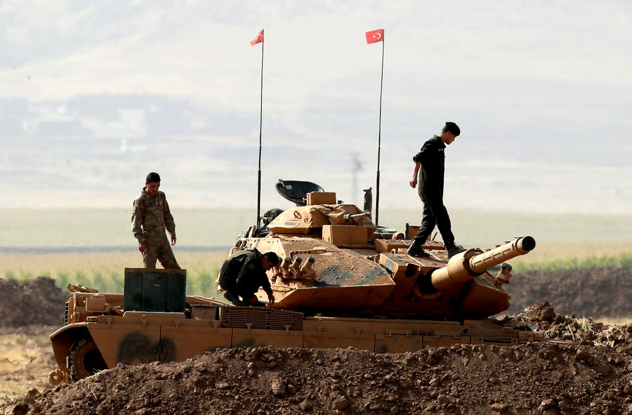 Η Τουρκία άρχισε τους βομβαρδισμούς κατά των Κούρδων στη Συρία
