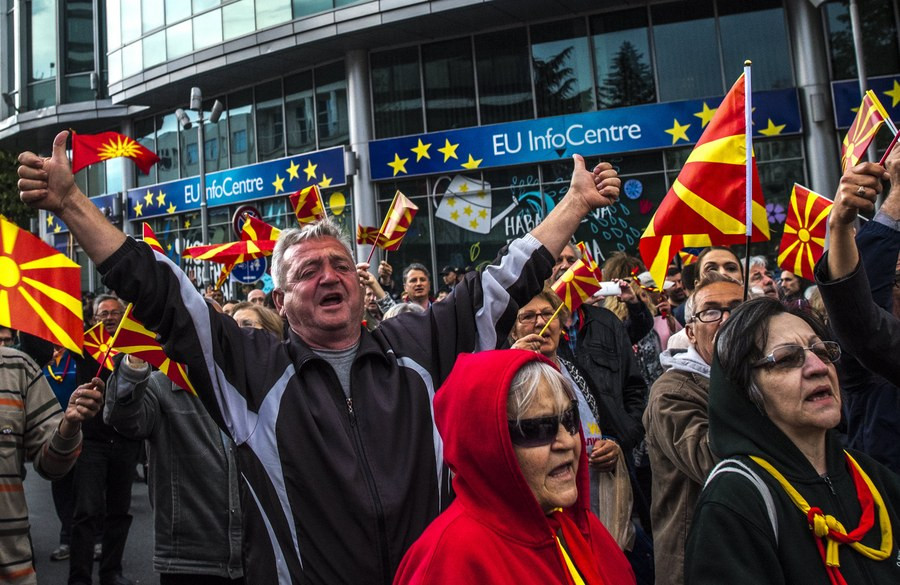 Δημοψήφισμα για το Μακεδονικό προανήγγειλε ο πρωθυπουργός της ΠΓΔΜ