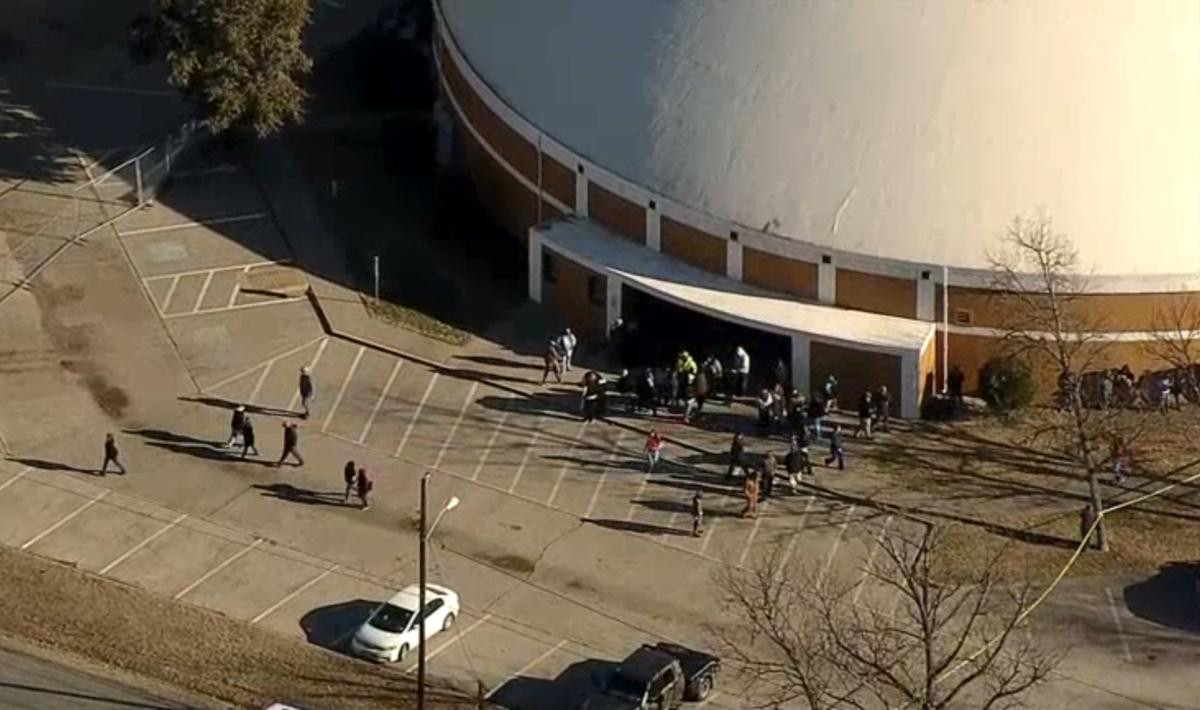 Πυροβολισμοί σε σχολείο στο Τέξας