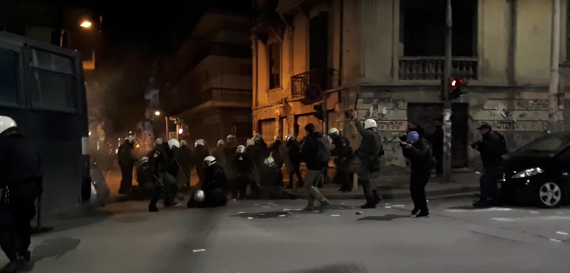 Θεσσαλονίκη: ‘Ενταση και επεισόδια στην πορεία για τον εμπρησμό της κατάληψης «Libertatia» [Βίντεο]