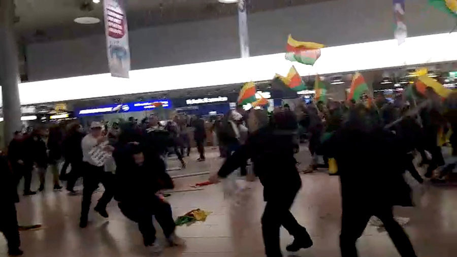 Επεισόδια μεταξύ Κούρδων και Τούρκων στο αεροδρόμιο του Αννόβερο