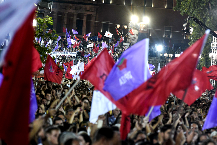 Τρία χρόνια ΣΥΡΙΖΑ, ένας απολογισμός εκ των έσω – Συνέντευξη με τον Κώστα Δουζίνα