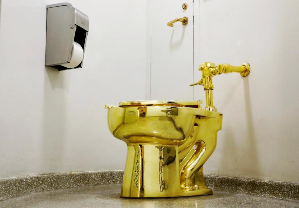 Ο Τραμπ ζήτησε Βαν Γκογκ… αλλά το Γκούγκενχαϊμ του στέλνει χρυσή λεκάνη τουαλέτας