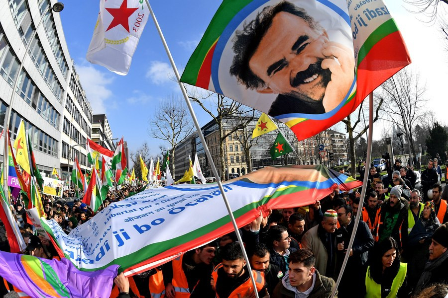 Κολωνία: Η αστυνομία διέλυσε πορεία των Κούρδων κατά της τουρκικής επίθεσης στη Συρία – Διαμαρτυρία και στην Αθήνα