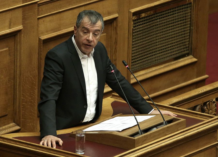 Θεοδωράκης: Δεν πρόκειται να αντικαταστήσουμε τον Καμμένο