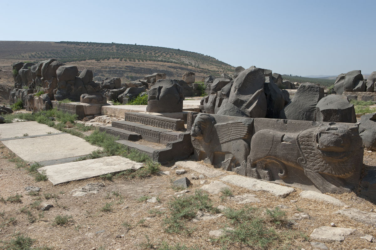 Ο τουρκικός στρατός κατέστρεψε σπουδαίο αρχαίο ναό στην Αφρίν