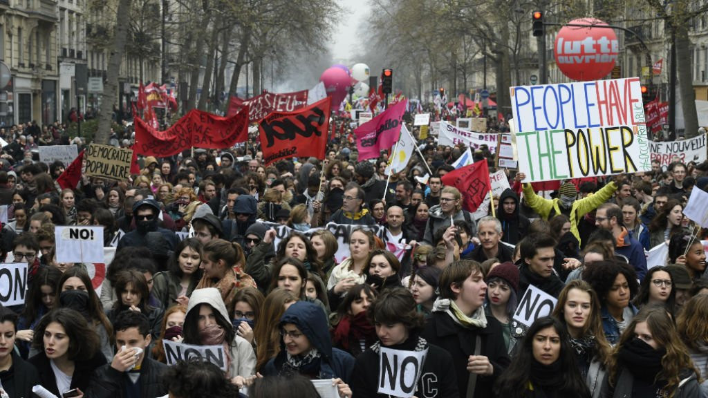Γαλλία: Στους δρόμους η εκπαιδευτική κοινότητα