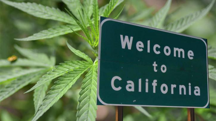 Η Καλιφόρνια διαγράφει τις καταδίκες που συνδέονται με την κατοχή ή χρήση μαριχουάνας