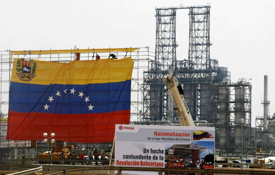Με εμπάργκο στις εξαγωγές πετρελαίου της απειλούν οι ΗΠΑ την Βενεζουέλα