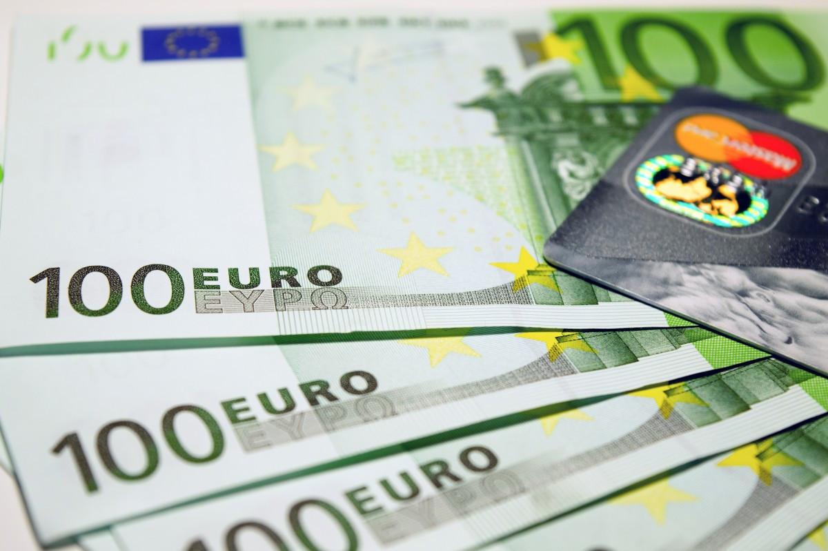 Έλεγχος για ξέπλυμα χρήματος από τα 1000 ευρώ